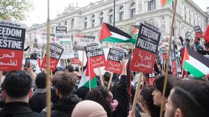 Χιλιάδες διαδηλωτές στους δρόμους της Ισπανίας για το "τέλος της γενοκτονίας στην Παλαιστίνη"    