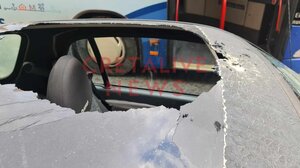 Ηράκλειο: Τμήμα μπαλκονιού έπεσε πάνω σε αυτοκίνητο- Δείτε φωτογραφίες