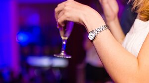 Το 13,7% των ατόμων που διασκεδάζουν το Σαββατοκύριακο ξεπερνά το επιτρεπτό όριο αλκοόλ