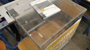 Σε άδεια κάλπη ψήφισε ο Κώστας Μπακογιάννης