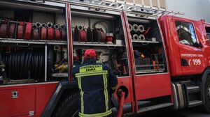 Φωτιά σε κεντρικό σημείο του Ηρακλείου κινητοποίησε την Πυροσβεστική