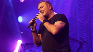 «Λύγισε» ο Αντώνης Ρέμος για τον Βασίλη Καρρά – «Προσεύχομαι κάθε μέρα να γίνει καλά»