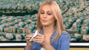 «Λύγισε» στον αέρα η Νατάσα Θεοδωρίδου: «Κάθε φορά που μιλάω για την οικογένειά μου συγκινούμαι»