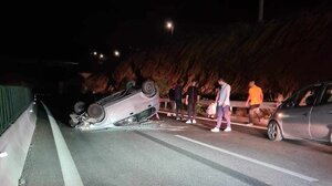 Τροχαίο με ανατροπή τη νύχτα στο Ηράκλειο: Στο νοσοκομείο η νεαρή οδηγός