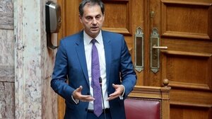IRIS: Διευκρινίσεις Θεοχάρη για τις προθεσμίες των ελεύθερων επαγγελματιών