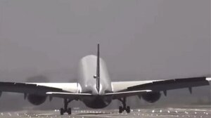 Καταιγίδα Άισα: Δεκάδες πτήσεις ματαιώθηκαν σε Δουβλίνο και Ολλανδία