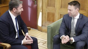 Το «φλερτ» ΣΥΡΙΖΑ- ΠΑΣΟΚ δεν κράτησε ούτε 24 ώρες!