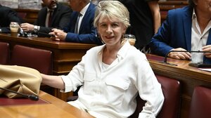 Με στίχους του Μανώλη Αναγνωστάκη τοποθετήθηκε η Έλενα Ακρίτα για τις εξελίξεις στον ΣΥΡΙΖΑ