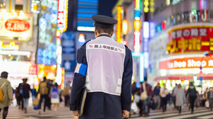 Όχημα πέφτει πάνω σε μπάρα κοντά στην πρεσβεία του Ισραήλ στο Τόκιο