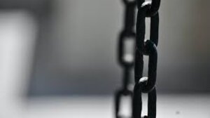 Βρετανοί έφηβοι εργάζονται παρανόμως ως διανομείς 