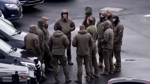 Αμβούργο: Ένας 35χρονος Τούρκος είναι ο ένοπλος που κρατά όμηρο την τετράχρονη κόρη του 