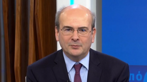 Χατζηδάκης: "Δεν είναι λογικό ο ελεύθερος επαγγελματίας να δηλώνει λιγότερα από τον υπάλληλο" – Τι είπε για την επιταγή ακρίβειας