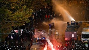 Δεκάδες τραυματίες και 33 συλλήψεις στο Βουλγαρία-Ουγγαρία