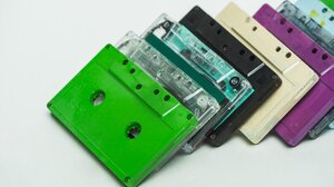 Η Ιστορία της Κυριακής: Χωρούν σε μια κασέτα οι αναμνήσεις μας;