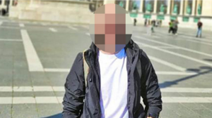 Ακρωτηρίασαν το πόδι του αστυνομικού που τραυματίστηκε από τη φωτοβολίδα