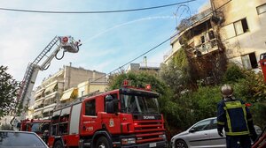 Νέα Σμύρνη: Πυρκαγιά σε διαμέρισμα - Στο Νοσοκομείο μια ηλικιωμένη