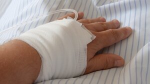 Γκάζι: Στο νοσοκομείο για πλύση στομάχου 5 μαθητές από νοθευμένα ποτά