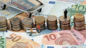 Προϋπολογισμός 2024: Οι αυξήσεις σε 8 προγράμματα και επιδόματα αλληλεγγύης