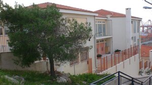 Πέραμα: Πώς έπεσε η 14χρονη από τον 3ο όροφο του σχολείου