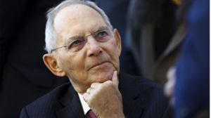 Γερμανία: Έσκαψαν τρύπα στον τάφο του Σόιμπλε - Δεν έφτασαν στο φέρετρο