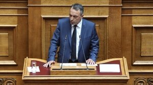 Aκραία παρέμβαση Στίγκα για τα ομόφυλα ζευγάρια στη Βουλή