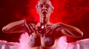 Η Τάμτα topless στο MadWalk!