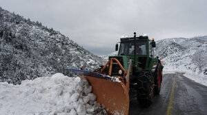 Σε κατάσταση ετοιμότητας οι εταιρείες μηχανημάτων έργου για ενδεχόμενο χιονιά
