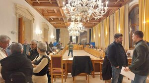 Ούτε συνεδρίαση ... χωρίς internet!