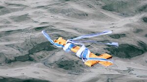 Θεοφάνεια: Ένας 22χρονος φοιτητής έπιασε τον Τίμιο Σταυρό στην Πάτρα