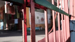 Συναγερμός σε σχολείο στην Πάτρα: Μαθητής πέταξε υδράργυρο στο προαύλιο