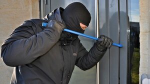 Εντοπίστηκαν οι κλέφτες που άρπαξαν τα 5.000 ευρώ από τον ηλικιωμένο