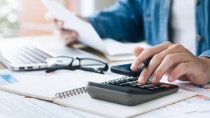 Φοροελαφρύνσεις για επαγγελματίες – Τι θα εξαγγείλει στη ΔΕΘ ο πρωθυπουργός