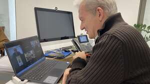 Τηλεδιάσκεψη Καλοκαιρινού με τους επικεφαλής των δημοτικών παρατάξεων