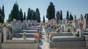 Έκλεβε λάδι από καντήλια σε νεκροταφείο στην Πρέβεζα