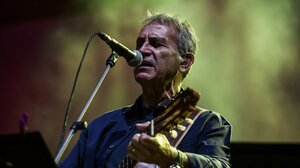 Θύμα διαδικτυακής απάτης έπεσε ο Γιώργος Νταλάρας 