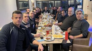 Μια "οικογενειακή" κοπή πίτας για τους Πυροσβέστες στον Πύργο