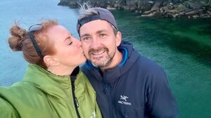 Πήγε να γιορτάσει με ένα μπάνιο στα παγωμένα νερά και έμεινε παράλυτος