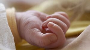 Πάτρα: «Παλεύει» το βρέφος να κρατηθεί ζωντανό