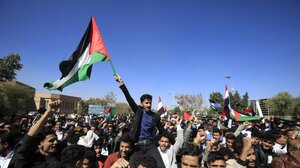 Υεμένη: Οι Χούτι εκτόξευσαν πύραυλο στον Κόλπο του 'Αντεν