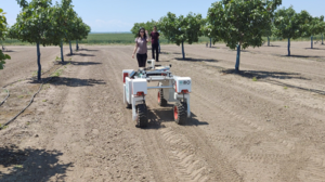 Ρομπότ θα βάζουν ένα ... χεράκι, στο χωράφι