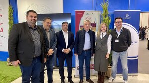 Αρναουτάκης στα ΟιΝοτικά: «Υποδειγματική η δουλειά του δικτύου οινοποιών για την εξωστρέφεια του κρητικού κρασιού»