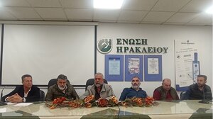 Με τον Λευτέρη Αυγενάκη, το Σάββατο, πολυμελής επιτροπή αγροτών στο Ηράκλειο