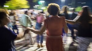 Άνδρας κατέρρευσε και πέθανε ενώ χόρευε σε πανηγύρι