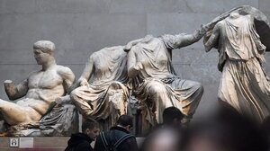 Διοργάνωσαν επίδειξη μόδας στην αίθουσα με τα Γλυπτά του Παρθενώνα!