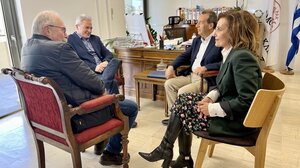 Το "καυτό" θέμα των αδέσποτων συζήτησαν Καλοκαιρινός-Δοξαστάκης