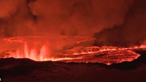 Έκρηξη ηφαιστείου στη Χαβάη - Λάβα εκτοξεύτηκε σε ύψος 300 μέτρων
