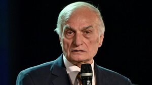 Εκτός ΜΕΘ η σύζυγός του Μανώλη Μαυρομμάτη, 4 μήνες μετά τη φωτιά