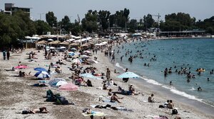 Προστασία αιγιαλού: Τσουχτερά πρόστιμα και κατεδαφίσεις