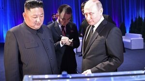 Ο Πούτιν δώρισε αυτοκίνητο στον Κιμ Γιονγκ Ουν