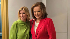 Ντόρα Μπακογιάννη: Στο πλευρό της Σίας Κοσιώνη στην παρουσίαση του βιβλίου της